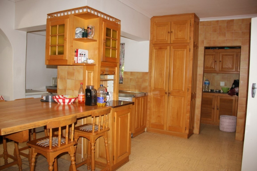 To Let 3 Bedroom Property for Rent in Golden Acre Western Cape